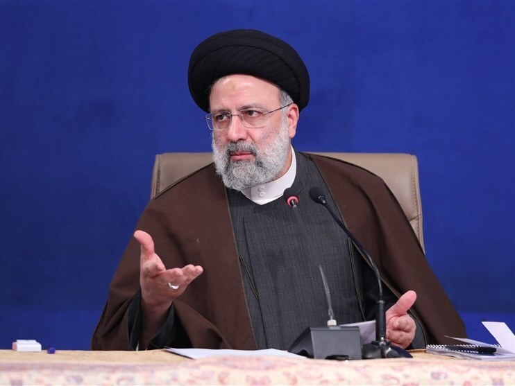 رئیسی: صیانت از فرهنگ عفاف و حجاب، عمل به ضرورت دینی و قانونی است؛ بی‌توجهی به قانون نباید باب شود / برنامه دشمنان تعطیلی تحصیل با ایجاد نگرانی در دانش‌آموزان و والدین و تعطیلی کسب و کار با ایجاد اخلال در نظام اقتصادی است / مردم ما امروز از همیشه امیدوارترند