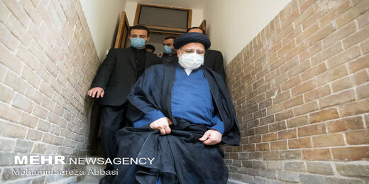 نماینده اصولگرای مجلس : نظرسنجی‌های شش ماه پیش محبوبیت رئیسی را بالای ۷۰ درصد نشان می‌داد / مشکلات اقتصادی ، ممکن است قدری به محبوبیت دولت آسیب زند
