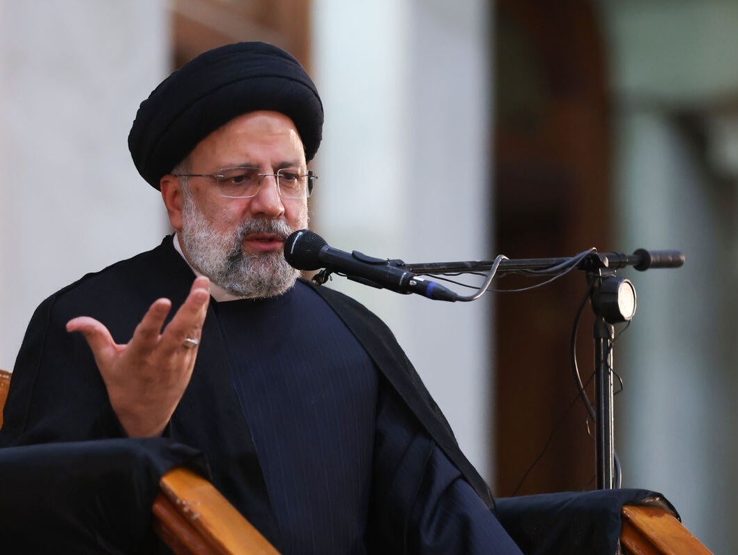 رئیسی: نباید حل مشکلات را در آن سوی مرزها جستجو کنیم / کشورهای سلطه‌گر تاکنون هیچ گشایشی را ایجاد نکرده‌اند / باید از همه بسیجیان متشکر باشیم