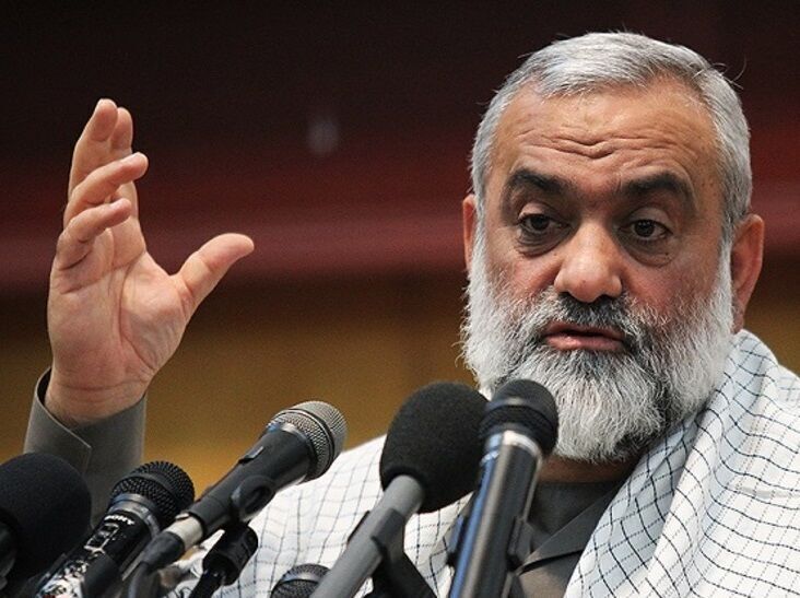 سردار نقدی: دولت گذشته آب خوردن مردم را هم به مذاکره و نتایج برجام گره زد / اگر به ارزش اطاعت از ولایت پایبند می ماندیم، امروز این مشکلات اقتصادی را نداشتیم / کسی حقیقت نورانی انقلاب را با بی حیایی و بی عفتی و بی بند و باری عوض نمی کند