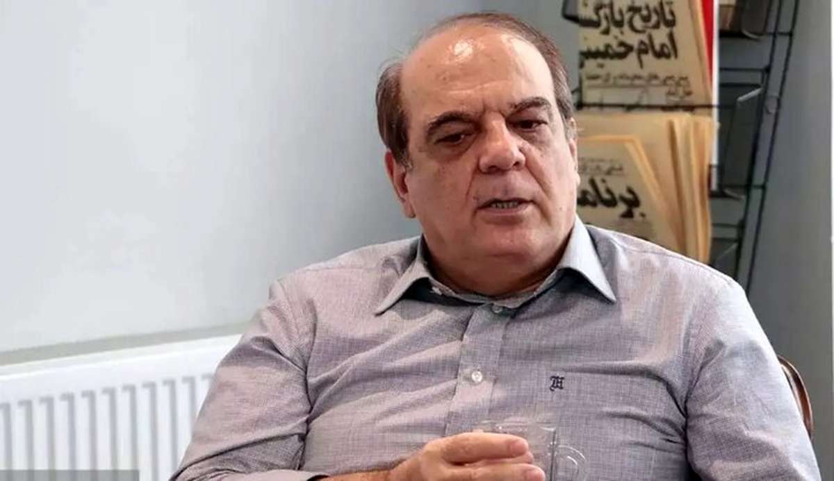 عباس عبدی: دولت ناکارآمدی خود در فروش نفت و بازگرداندن پول آن را از طریق گرفتن مالیات از مردم جبران می‌کنند / کاری نکنید که مردم در معاملات خود پول کشور را کنار بگذارند و به جایش از طلا، دلار، یورو، درهم، لیر، دینار و افغانی استفاده کنند