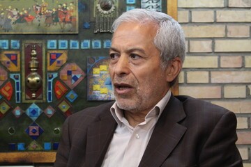 کنایه اصلاح طلبانه به رئیسی: نقطه قوت دولت همراهی با رفقایش است /به دولت نمره ۵ می دهم