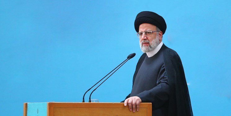 رئیسی: کشور را به لبخند و اخم دیگران گره نزده‌ایم / وزارت نفت جایی برای مستشاران خارجی ندارد