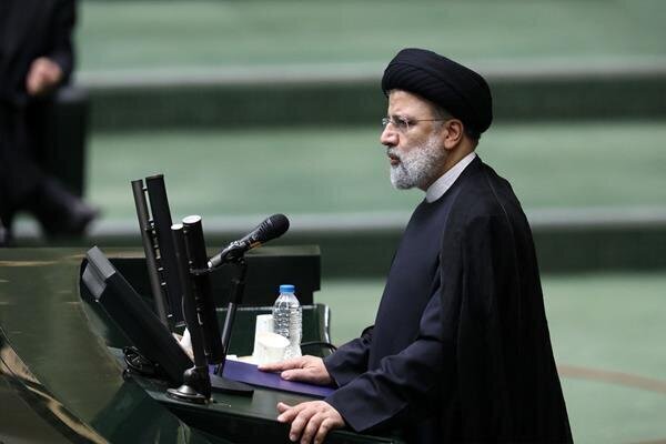 رئیسی: رشد اقتصادی یک دهه تعطیل بود، اما در سال ۱۴۰۱ بیش از ۱۴ درصد رشد اقتصادی داشتیم / رشد نقدینگی به ۲۶ درصد رسیده؛ هدف گذاری کردیم تا پایان سال به ۲۵ درصد برسد / نگران نباشید؛ هیچ سهامداری دچار مشکل نخواهد شد
