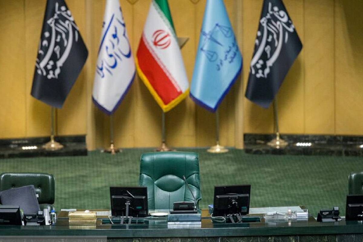 تندروها کمتر از صد نفر