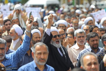 ۲ عکس عجیب علیه مذاکرات ایران و آمریکا در عمان/ مکان: خیابان های قم