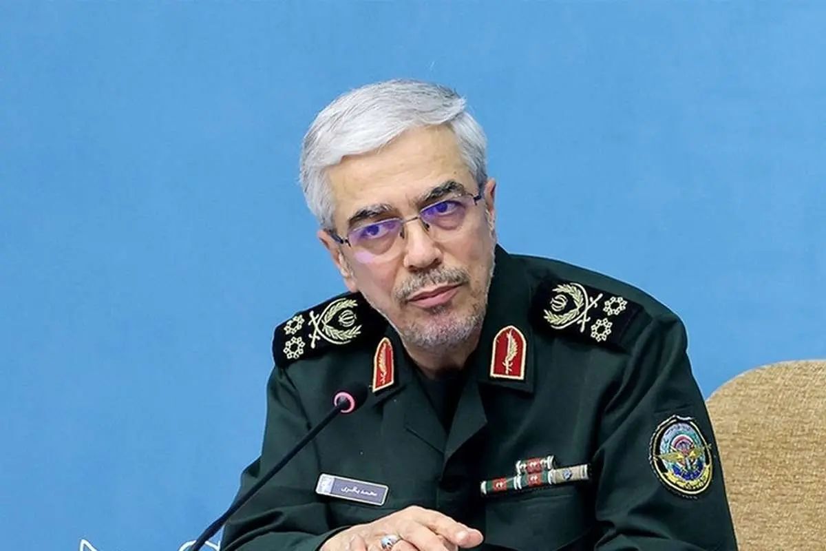 سرلشکر باقری، رئیس ستاد کل نیرو‌های مسلح: فضای کشور دائماً در حال رصد است؛ نیرو‌های مسلح در آمادگی صددرصدی به سر می‌برند/ قطعاً هزینه هرگونه تجاوز دشمنان به ایران، از نتایجی که انتظار دارند بسیار بالاتر خواهد بود/ توانمندی سامانه‌های رهگیری و انهدام پرنده‌های متجاوز، ۲ تا ۳ برابر ارتقا داشته